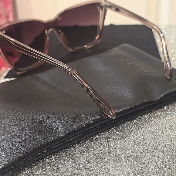 Quay Australia Confidential Sunglasses- Doe Frame/Brown Lens